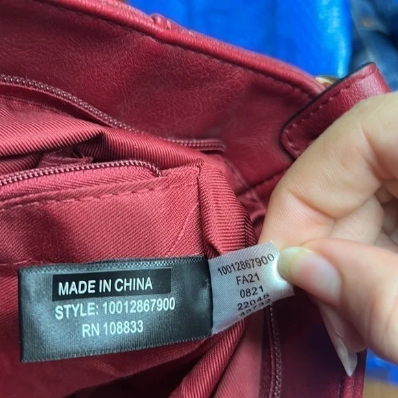 INC International Concepts faux leather crossbody - Picture 11 of 14